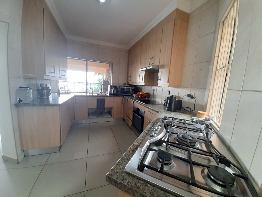 6 Bedroom Property for Sale in Kosmos North West